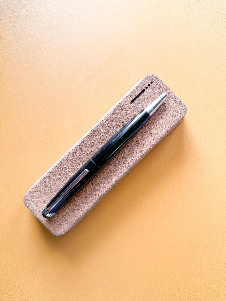 Endless Phantom Retractable Fountain Pen - Stealth Black